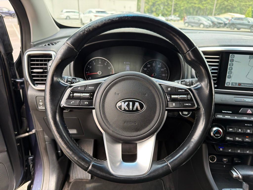 Certified 2022 Kia Sportage EX w/ EX Technology Package AWD/4WD image 16