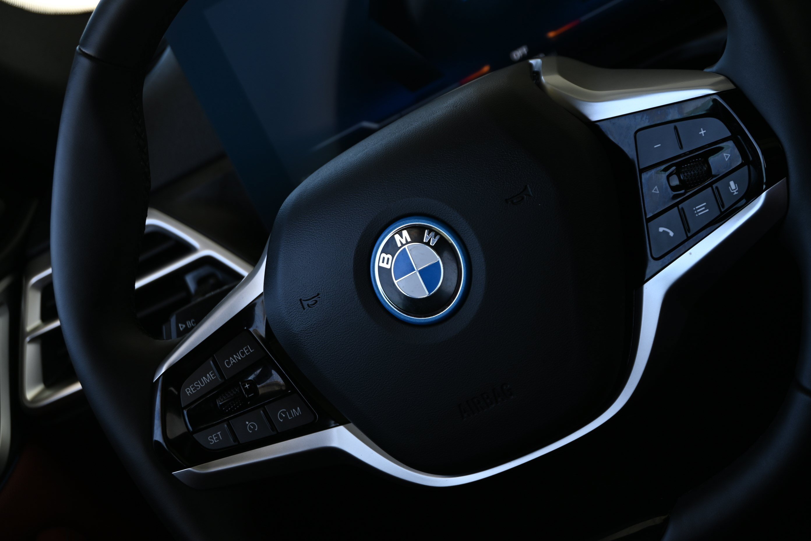 Certified 2025 BMW i4 eDrive40 w/ Premium Package RWD image 23