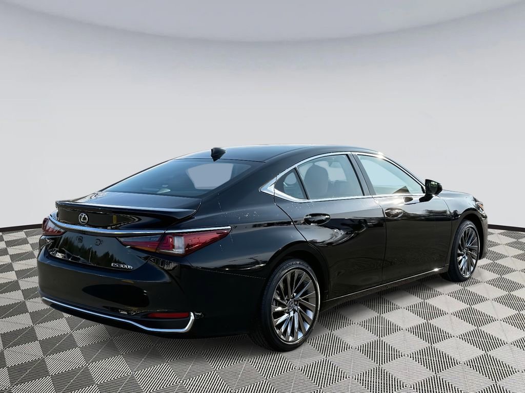Used 2024 Lexus ES 300h Ultra Luxury video 2
