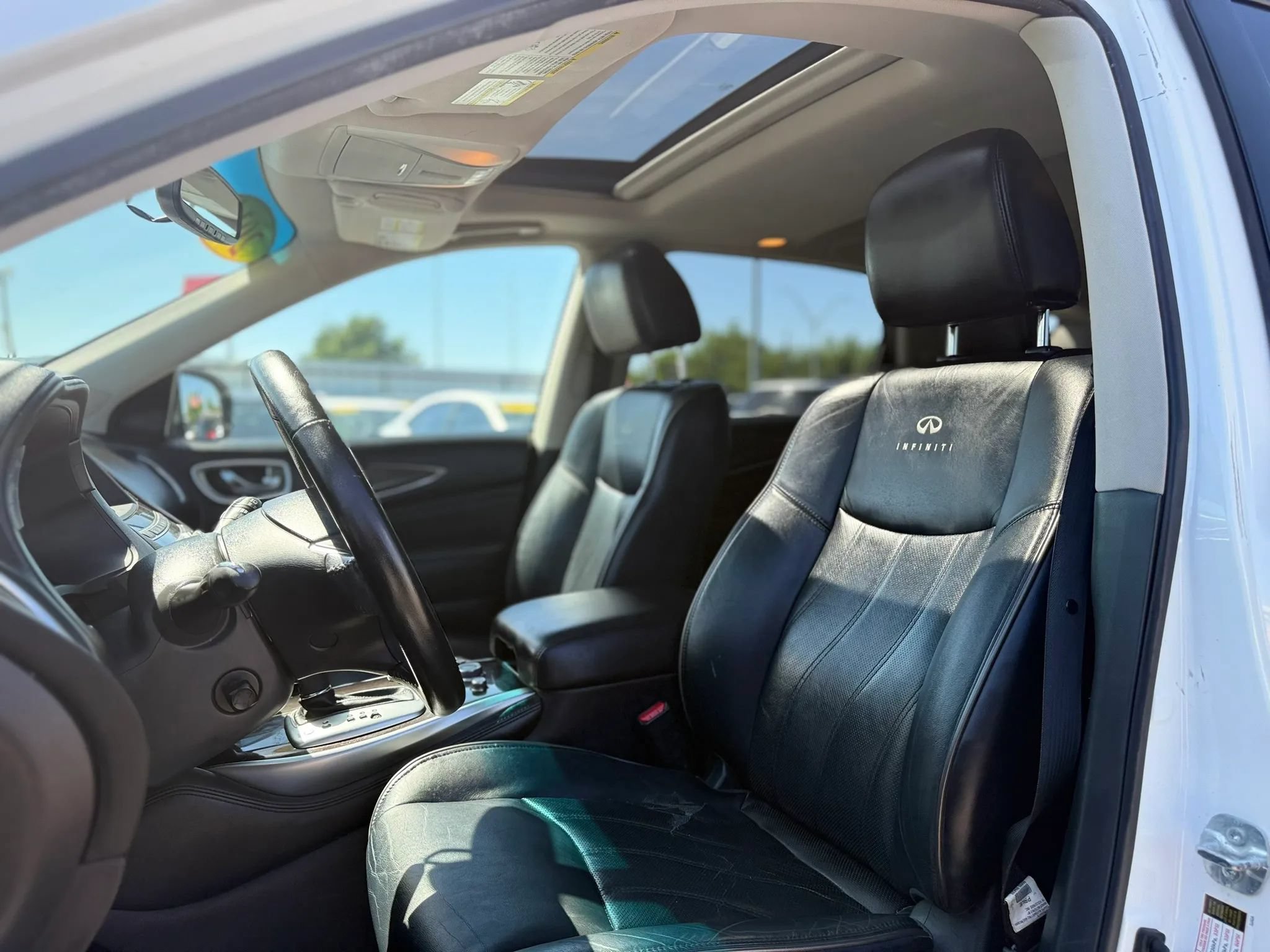 Used 2014 INFINITI QX60 Luxe w/ Premium Package AWD/4WD image 19