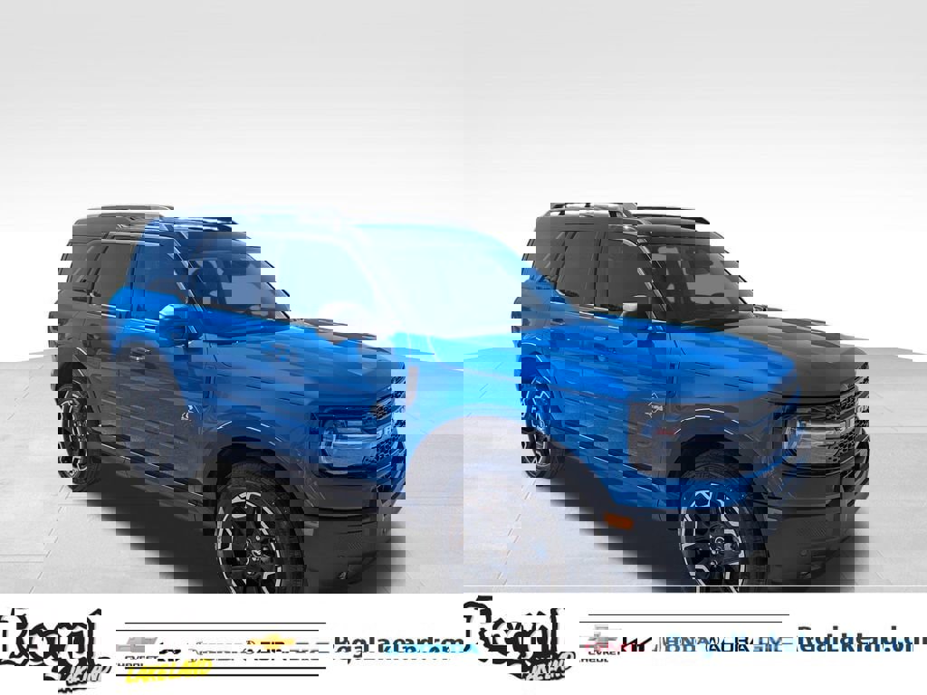 Used 2025 Ford Bronco Sport Outer Banks w/ Outer Banks Tech Package+ image 2