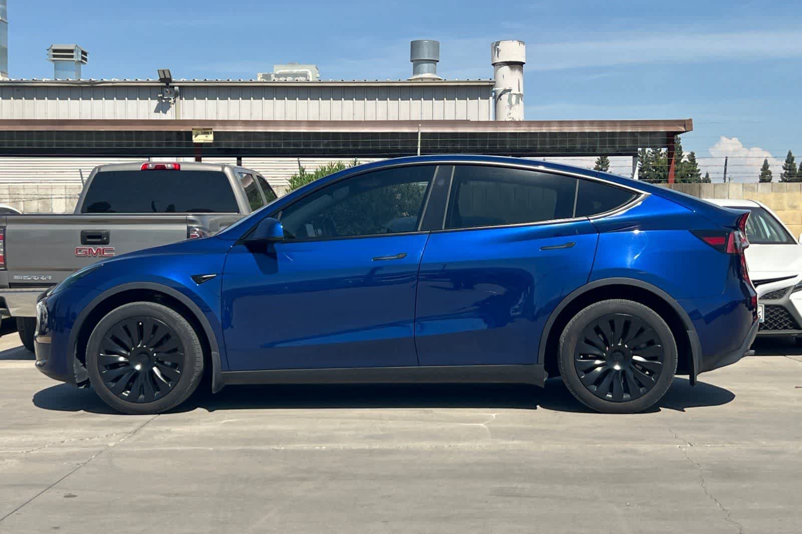 Used 2024 Tesla Model Y Long Range AWD/4WD image 6