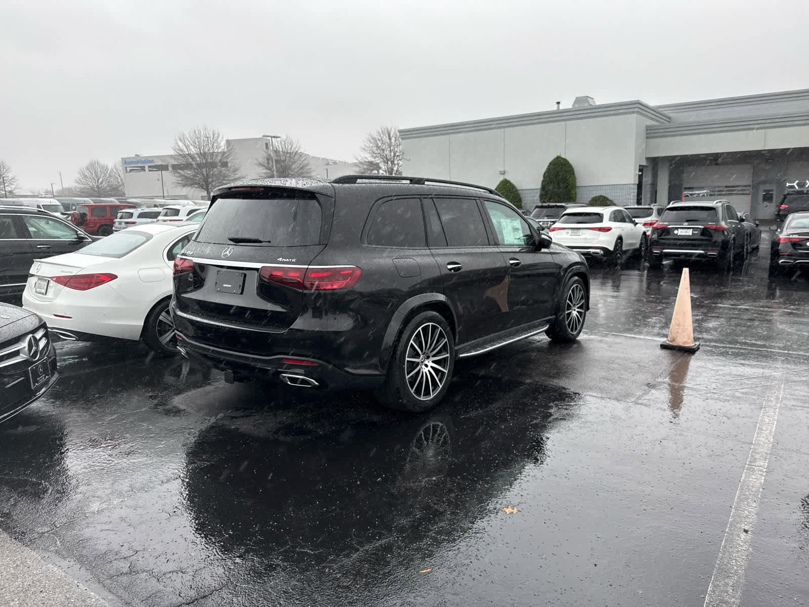 New 2026 Mercedes-Benz GLS 450 4MATIC image 4