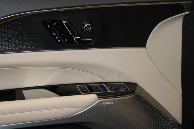 New 2026 Cadillac Lyriq Signature Luxury w/ Nappa Leather Package AWD/4WD image 33