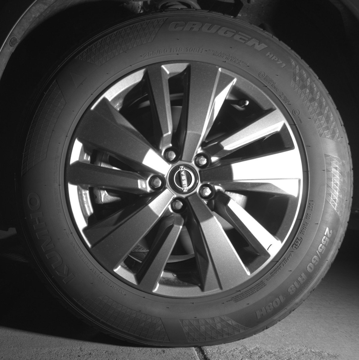 Used 2025 Nissan Pathfinder SV FWD image 12