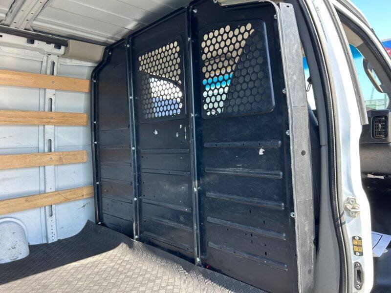 Used 2019 Chevrolet Express 2500 w/ Driver Convenience Package RWD image 12