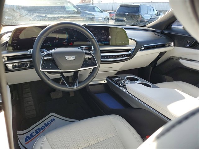 Certified 2024 Cadillac Lyriq Luxury image 9