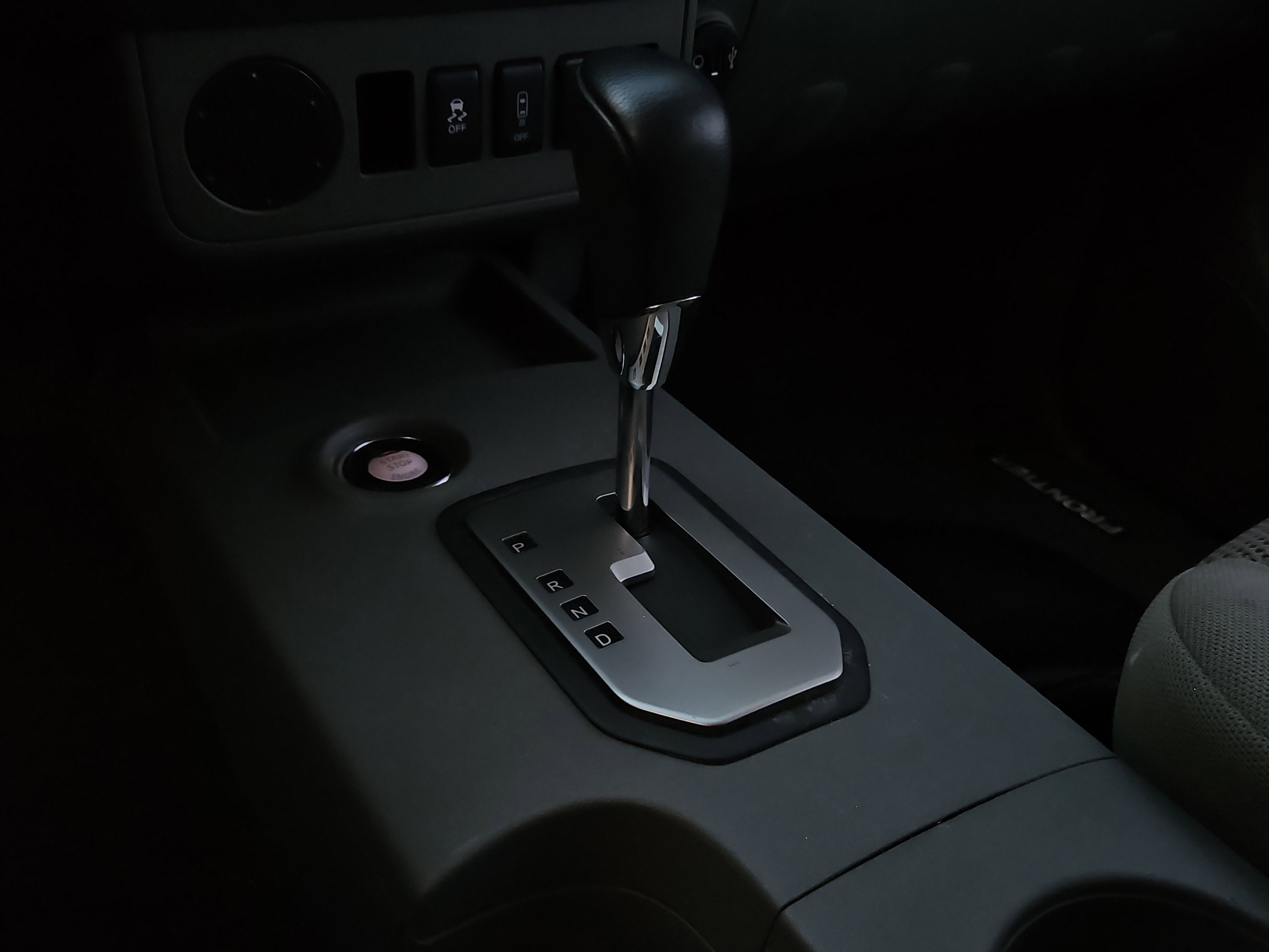 Used 2020 Nissan Frontier SV image 15