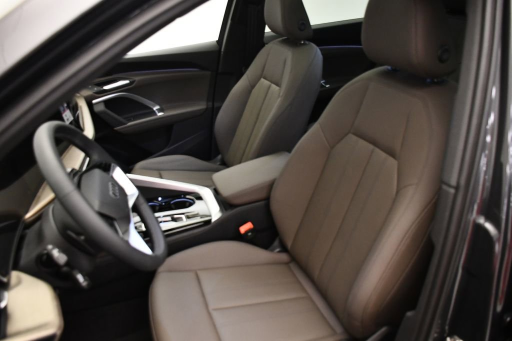 Used 2025 Audi Q5 Premium w/ Convenience Package image 37