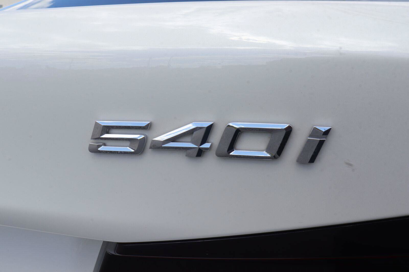 Used 2023 BMW 540i w/ Premium Package RWD image 8