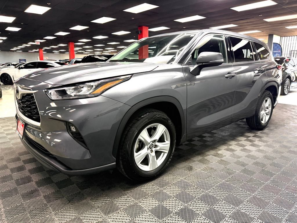 Used 2020 Toyota Highlander LE FWD image 8
