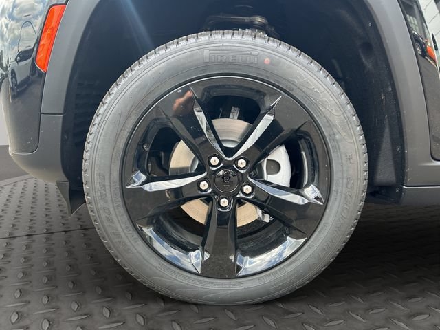 New 2026 Jeep Grand Cherokee Limited w/ Limited Altitude Package AWD/4WD image 25