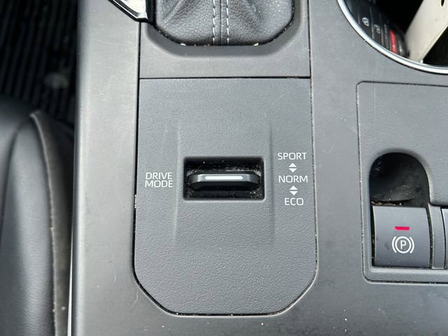 Certified 2024 Toyota Highlander XLE image 25