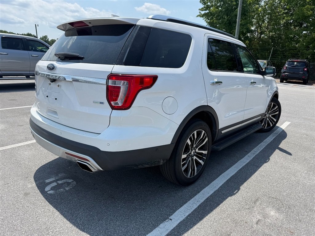 Used 2017 Ford Explorer Platinum AWD/4WD image 2