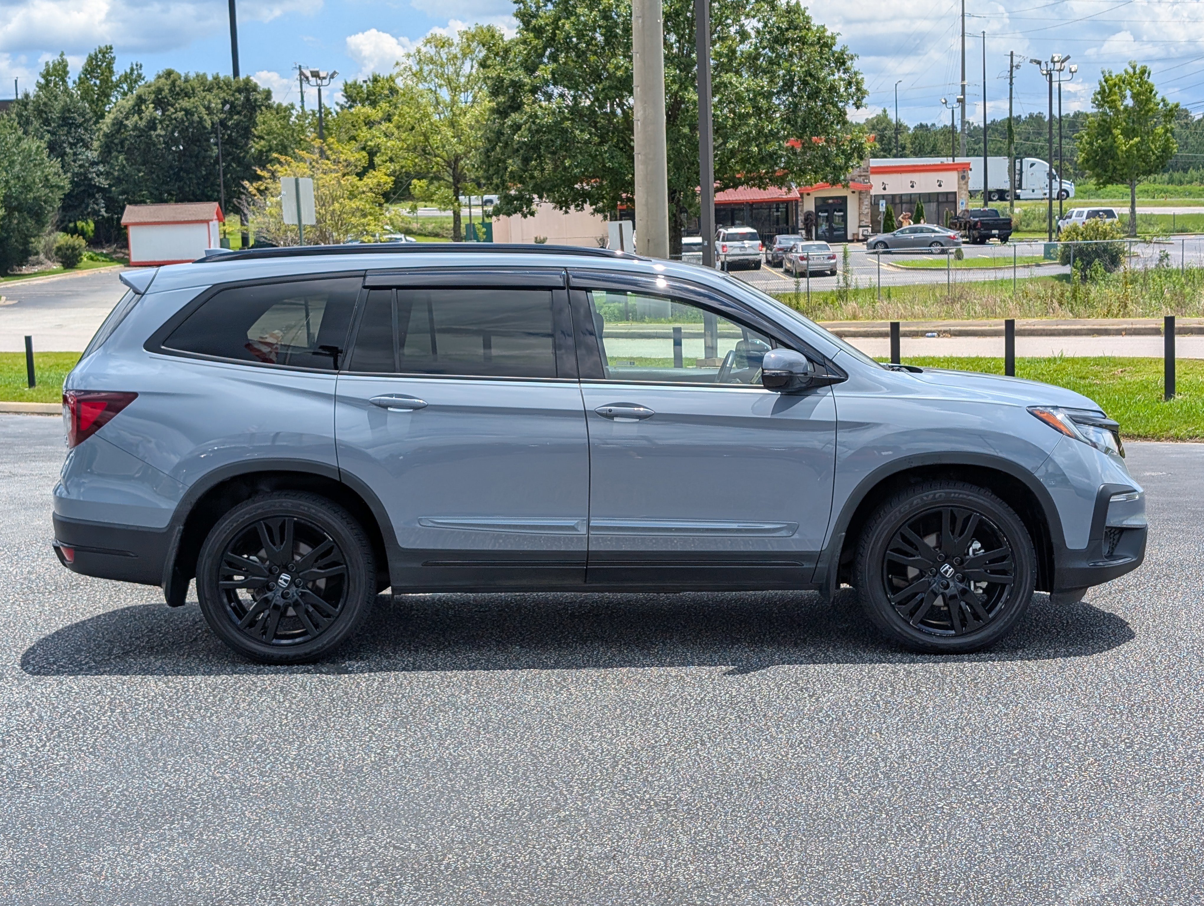 Used 2022 Honda Pilot Black Edition image 16