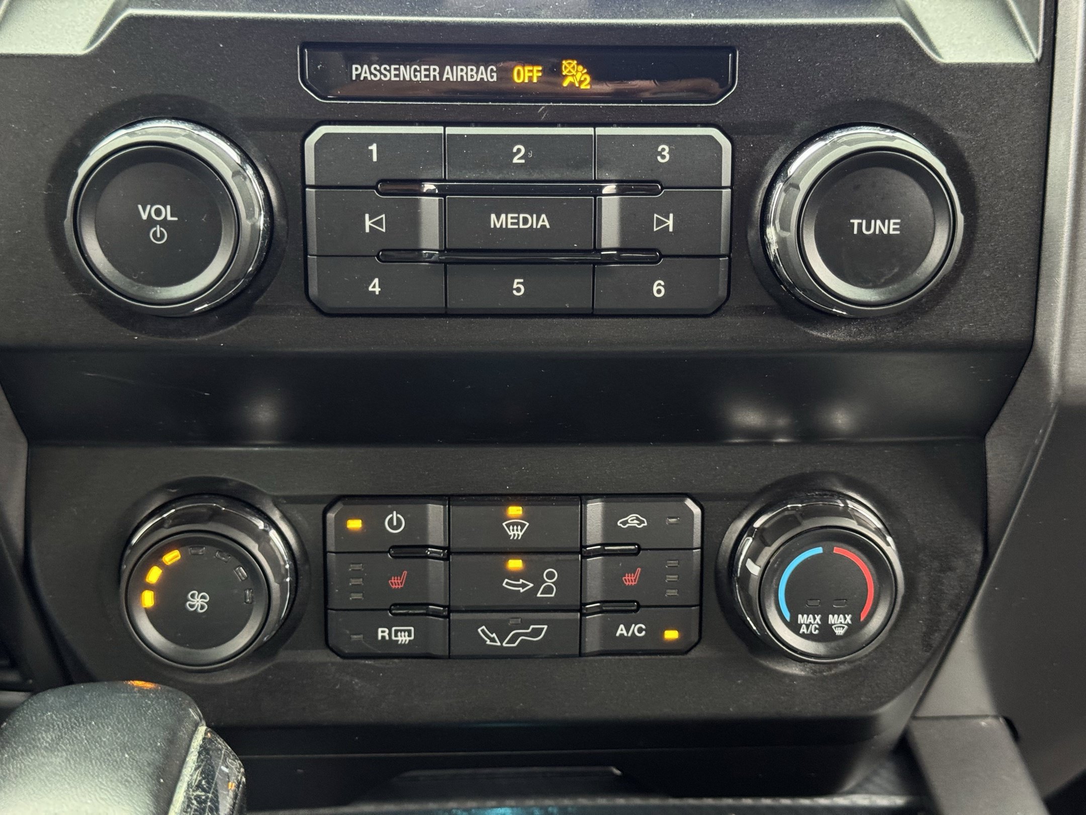 Used 2019 Ford F150 XLT w/ Equipment Group 302A Luxury AWD/4WD image 22