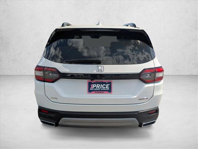 Used 2024 Honda Pilot Touring image 6