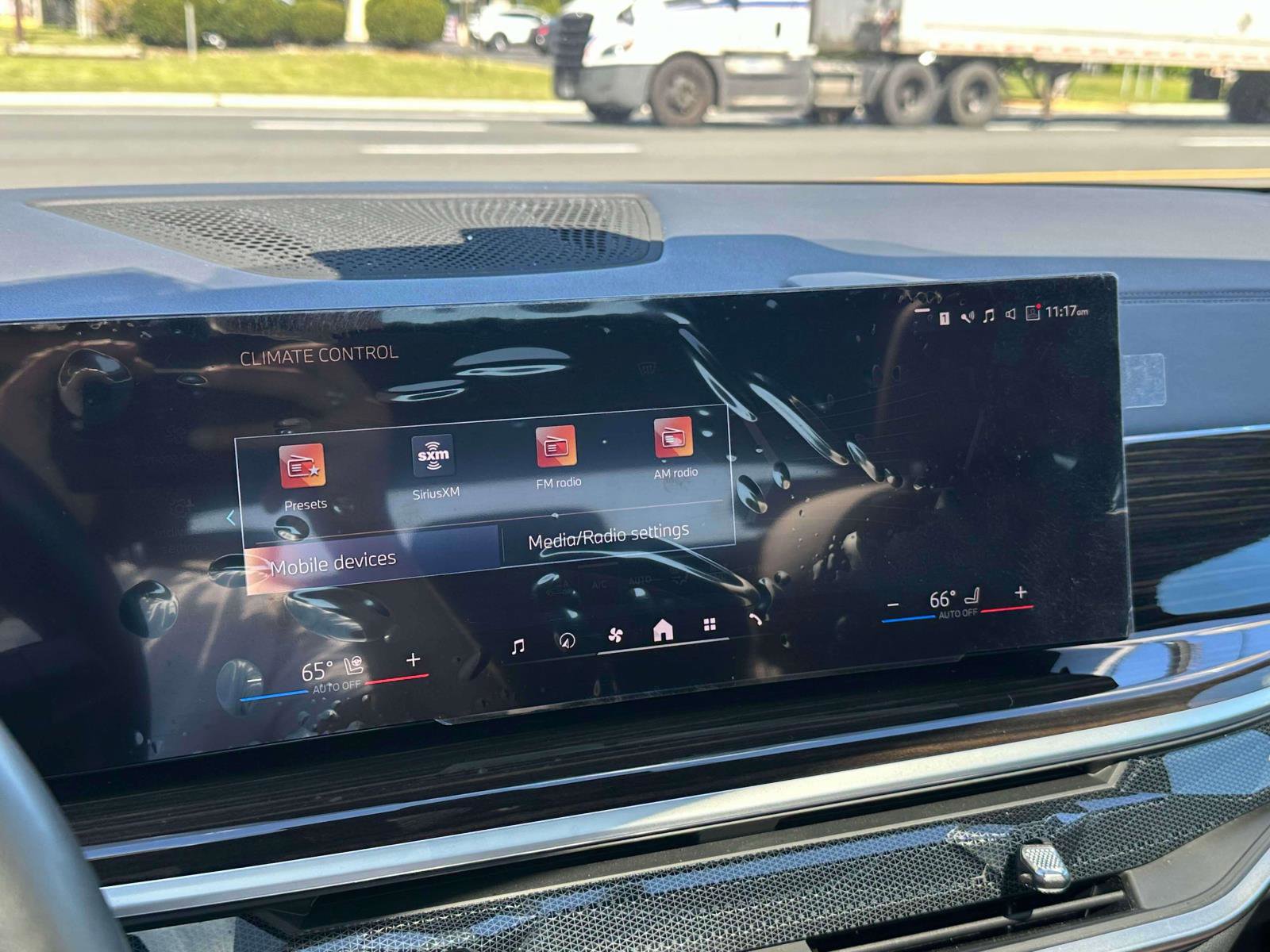 Used 2024 BMW X5 xDrive40i w/ M Sport Package image 29