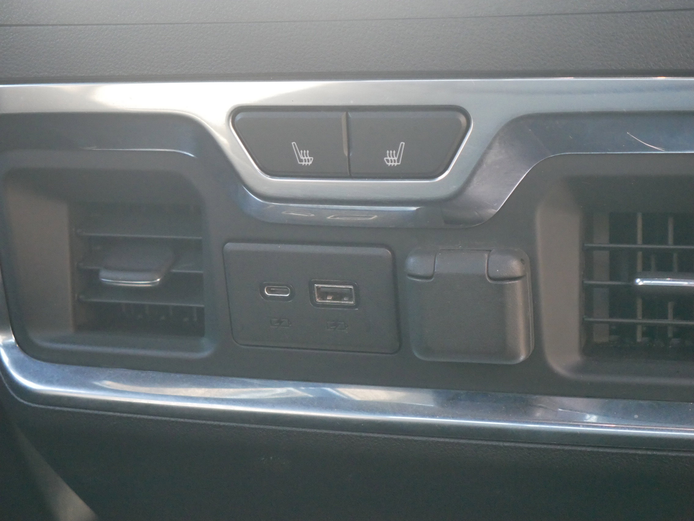 Used 2021 Chevrolet Silverado 1500 High Country w/ Technology Package image 33