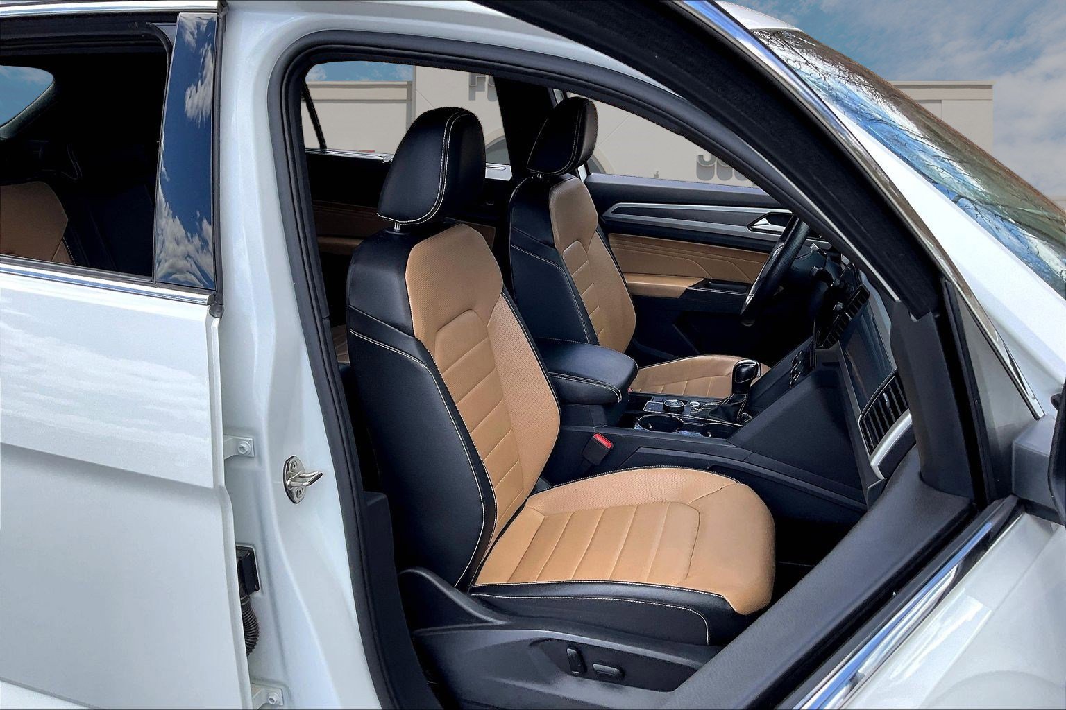 Used 2022 Volkswagen Atlas Cross Sport SEL Premium R-Line image 7