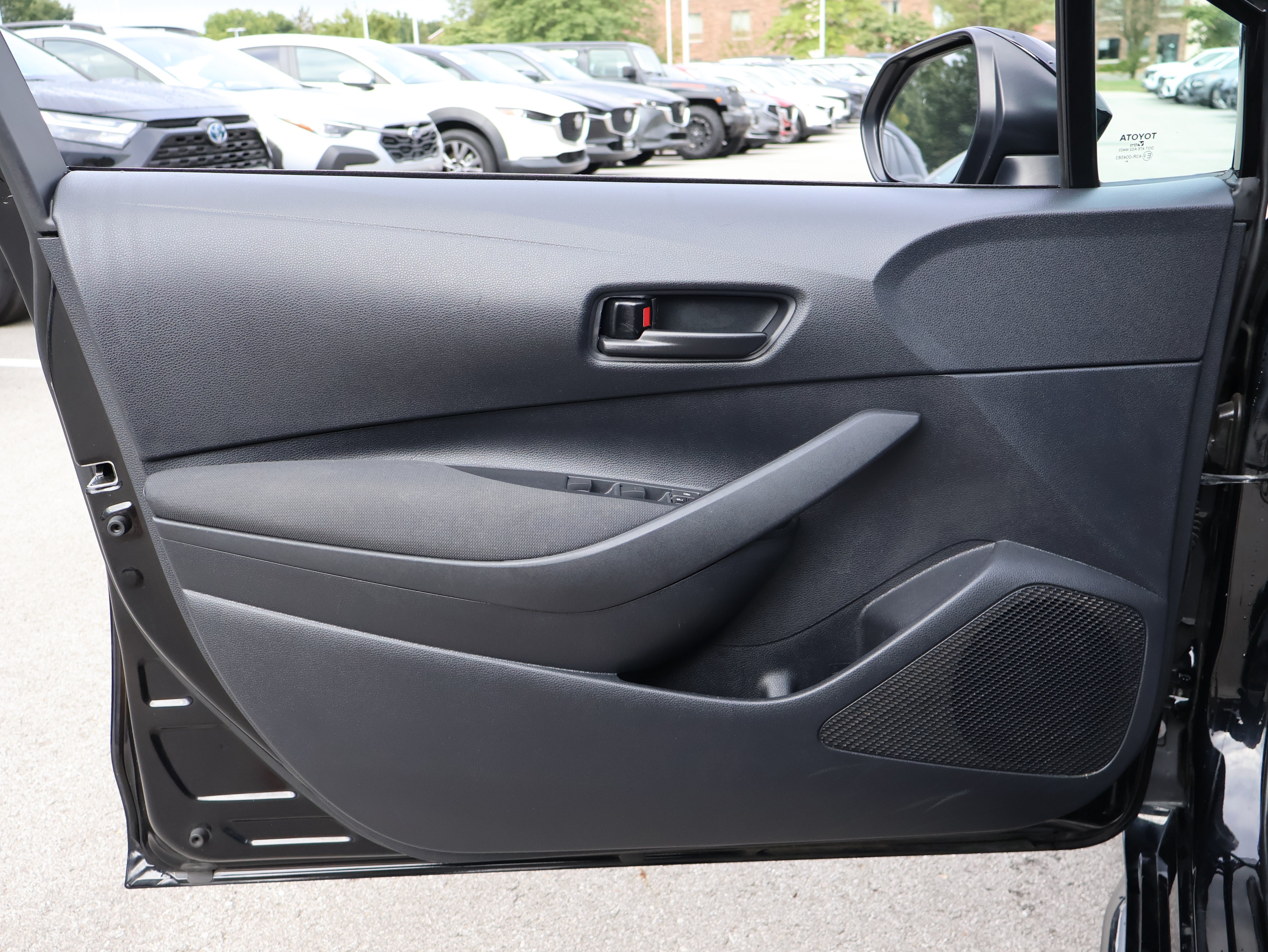 Used 2025 Toyota Corolla LE FWD image 38