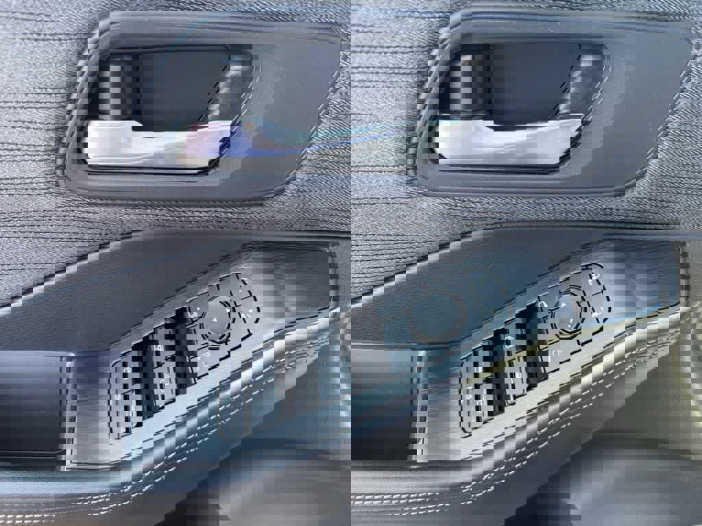 Used 2023 Nissan Rogue SV image 8