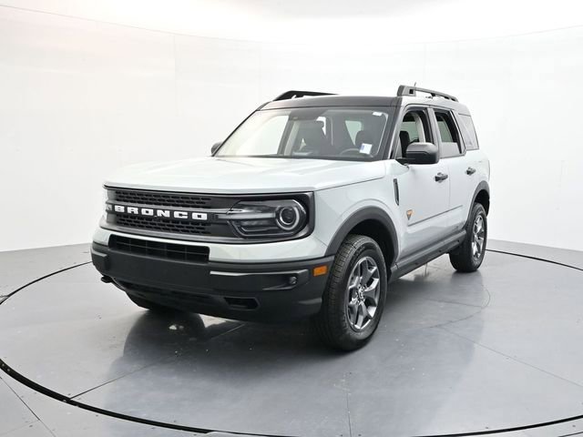 Used 2023 Ford Bronco Sport Badlands image 3