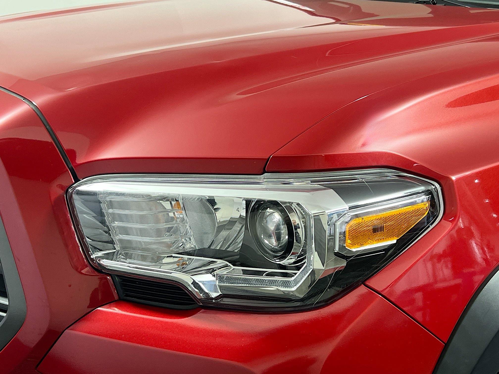 Used 2022 Toyota Tacoma TRD Off-Road image 11