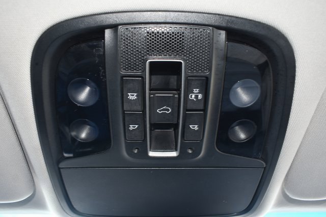 Used 2018 Kia Sorento SX image 33