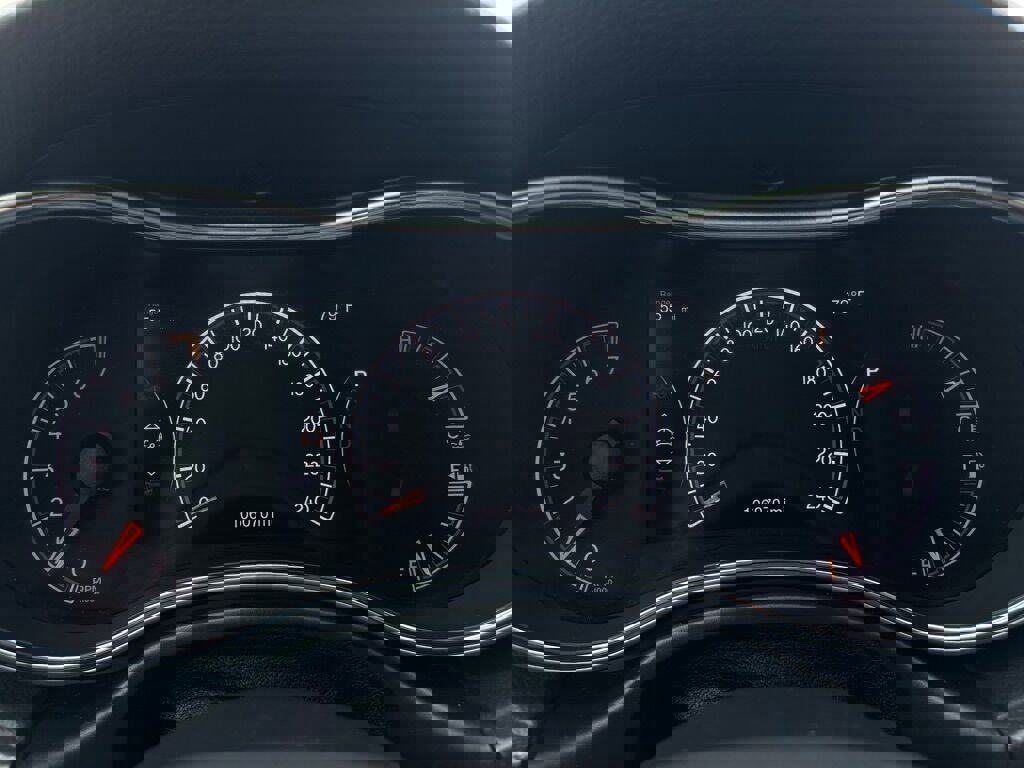 Used 2018 Jeep Grand Cherokee Laredo image 30