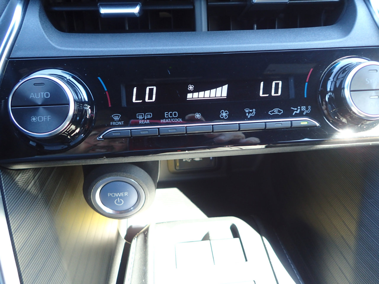 Used 2021 Toyota Venza XLE image 20