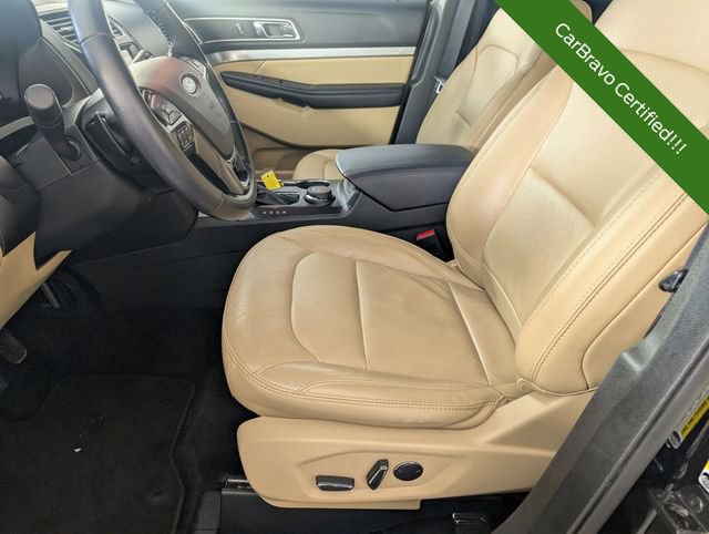 Used 2017 Ford Explorer XLT w/ Equipment Group 202A AWD/4WD image 13