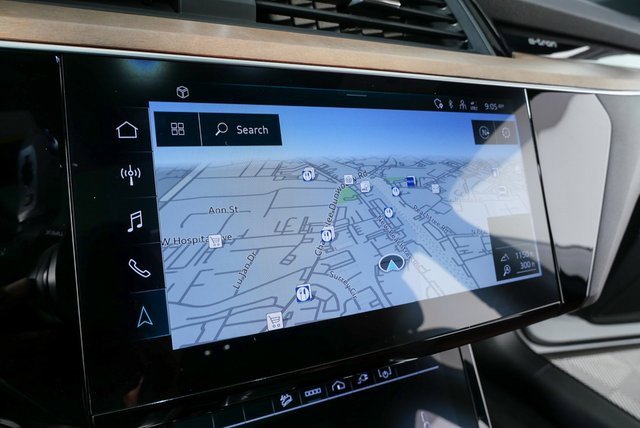 Used 2024 Audi Q8 e-tron Premium Plus image 14