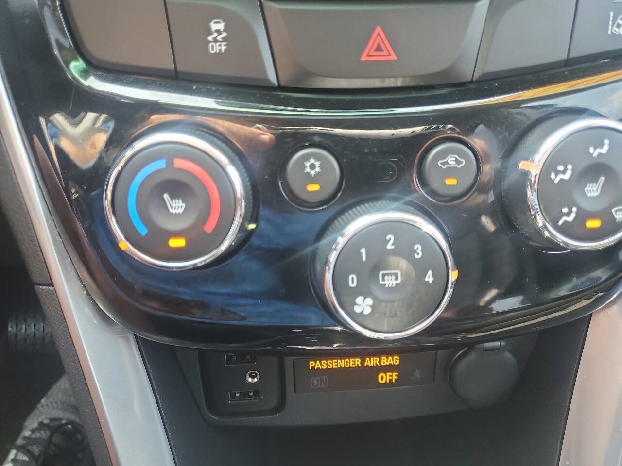 Used 2020 Chevrolet Trax Premier AWD/4WD image 11