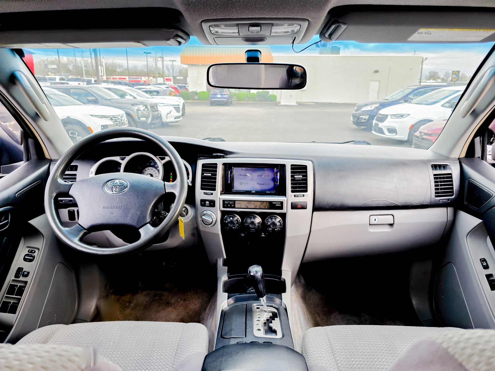 Used 2005 Toyota 4Runner SR5 AWD/4WD image 17