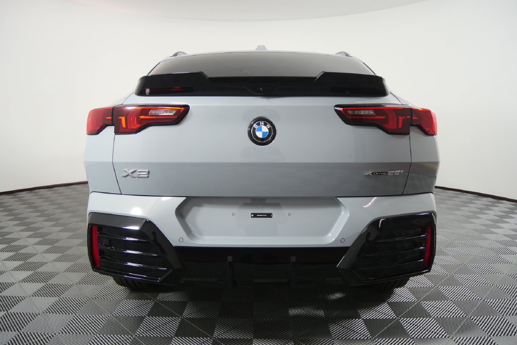 New 2026 BMW X2 xDrive28i w/ Technology Package AWD/4WD image 5