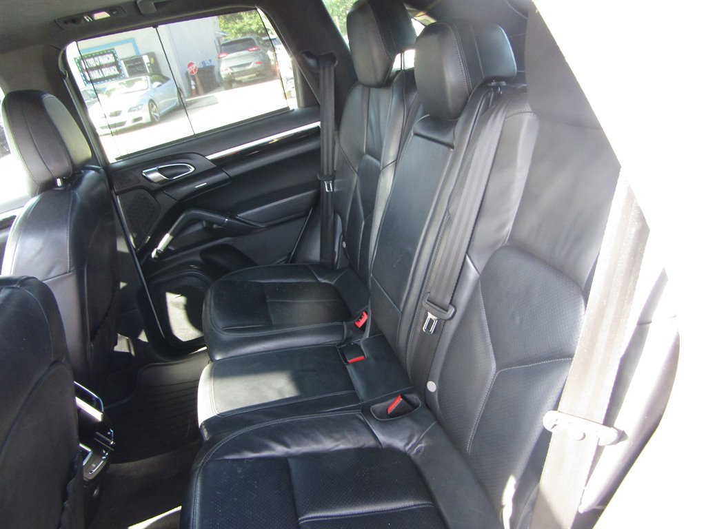 Used 2014 Porsche Cayenne AWD/4WD image 8