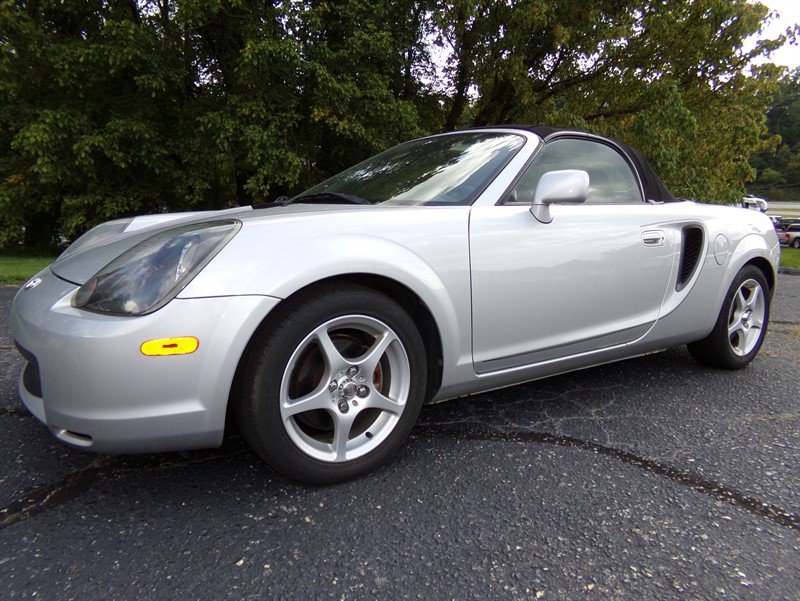 Used 2001 Toyota MR2 image 3