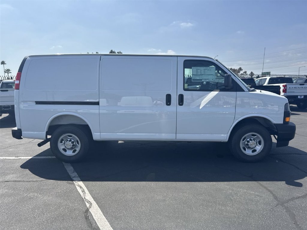 New 2026 Chevrolet Express 2500 w/ Driver Convenience Package RWD image 4