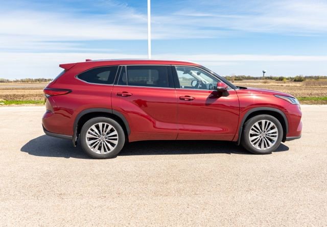 Used 2021 Toyota Highlander Platinum image 8