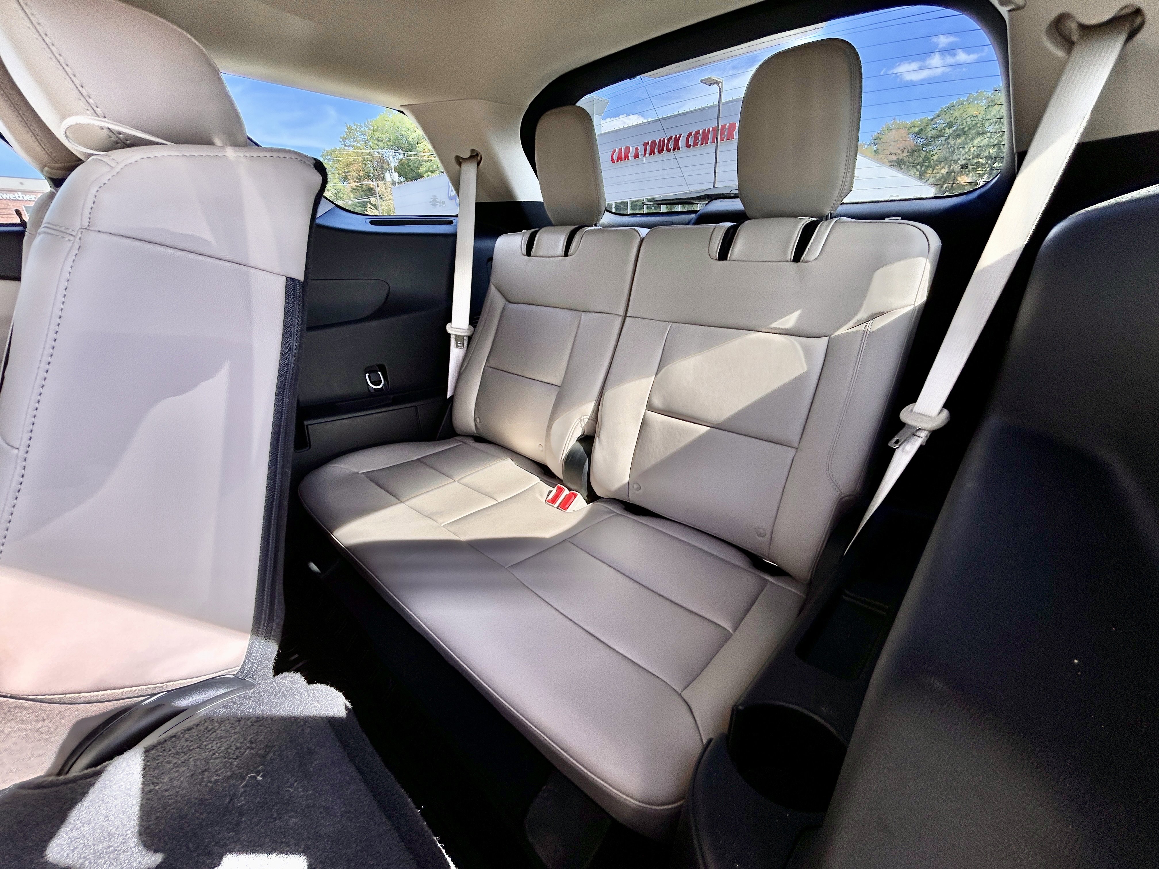 Used 2023 Ford Explorer XLT w/ Equipment Group 202A image 40