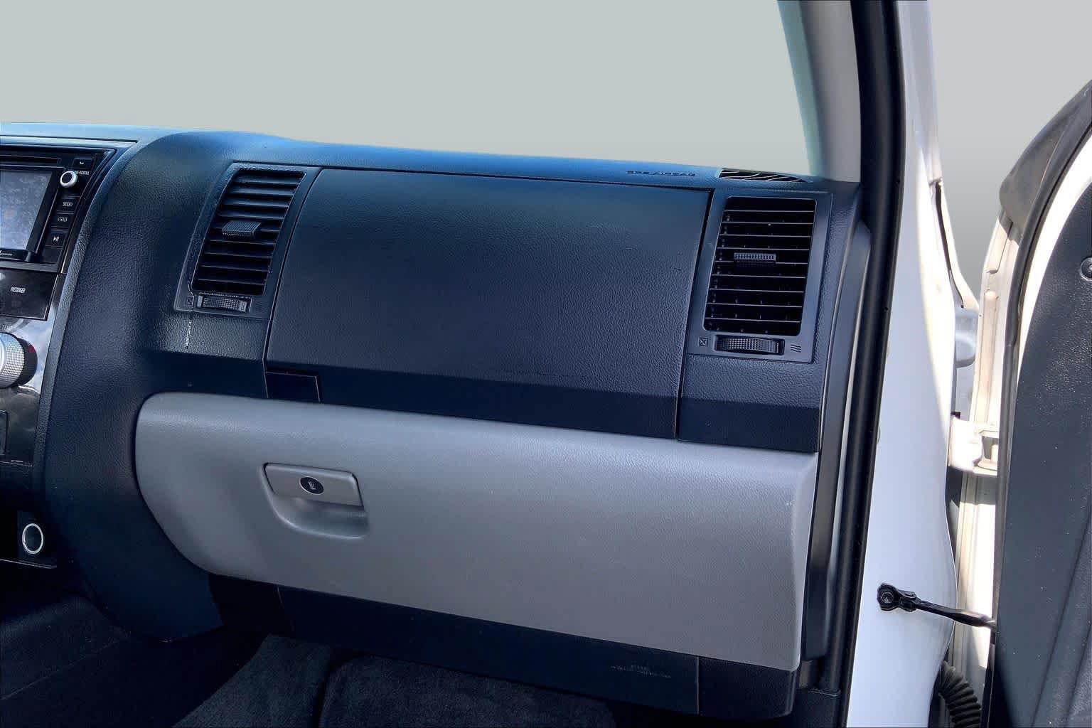 Used 2017 Toyota Sequoia SR5 RWD image 18
