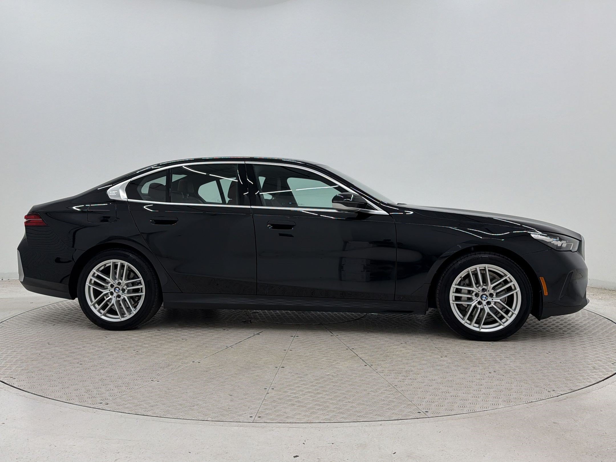 Used 2025 BMW 530i RWD image 8