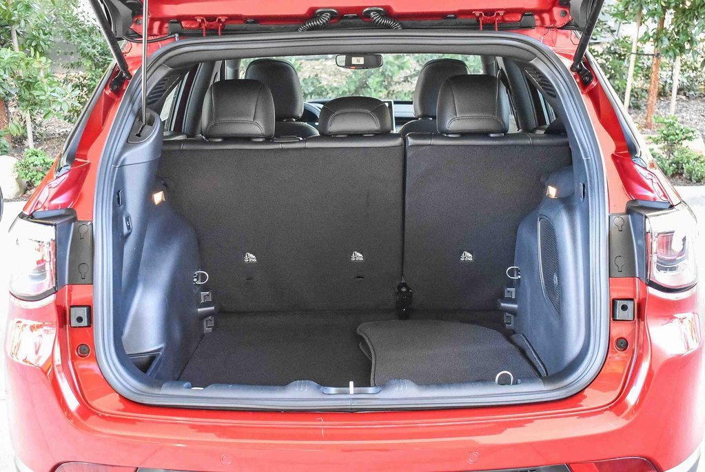 New 2026 Jeep Compass Limited image 26