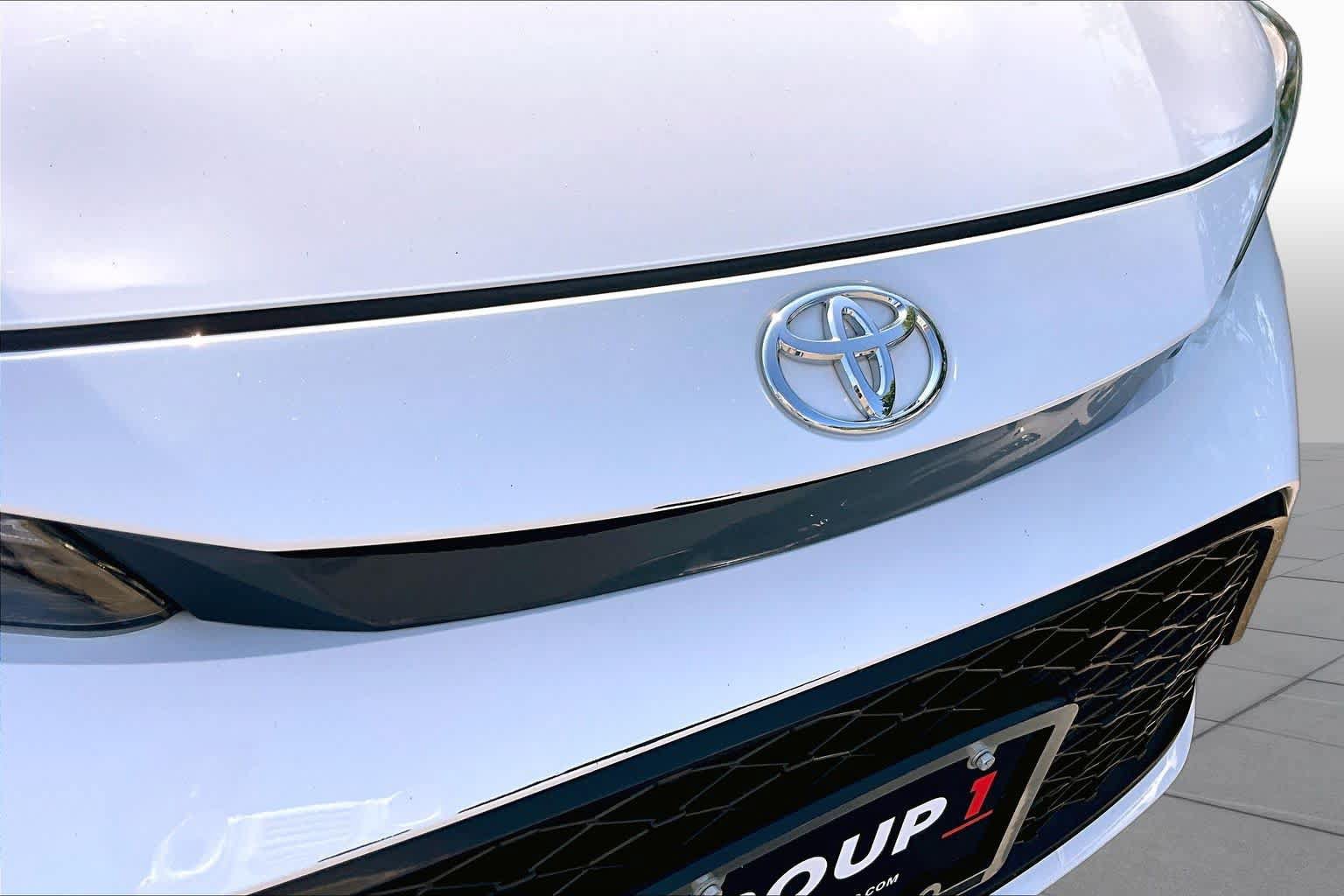 Certified 2024 Toyota Corolla SE w/ SE Premium Package FWD image 29
