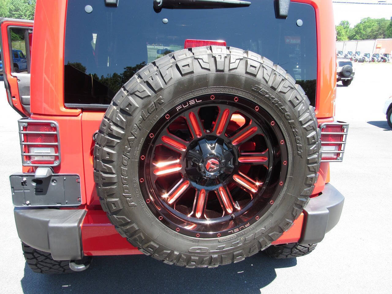 Used 2012 Jeep Wrangler Unlimited Sahara w/ Connectivity Group AWD/4WD image 31