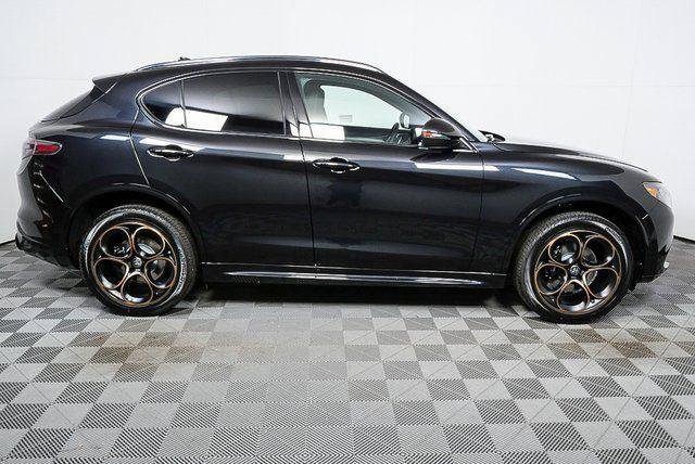 New 2025 Alfa Romeo Stelvio Sprint AWD/4WD image 27