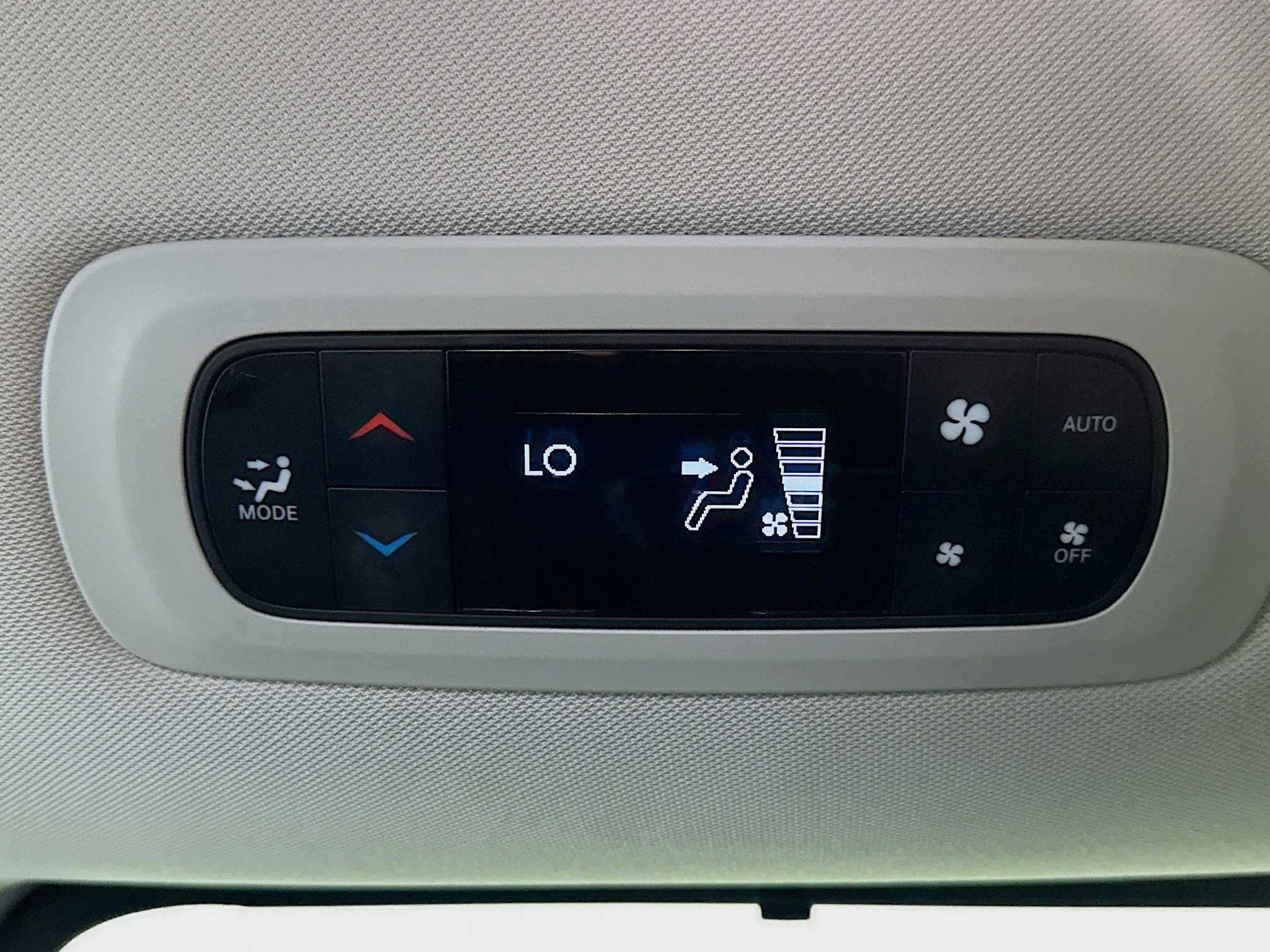 Used 2023 Chrysler Pacifica Touring-L image 23