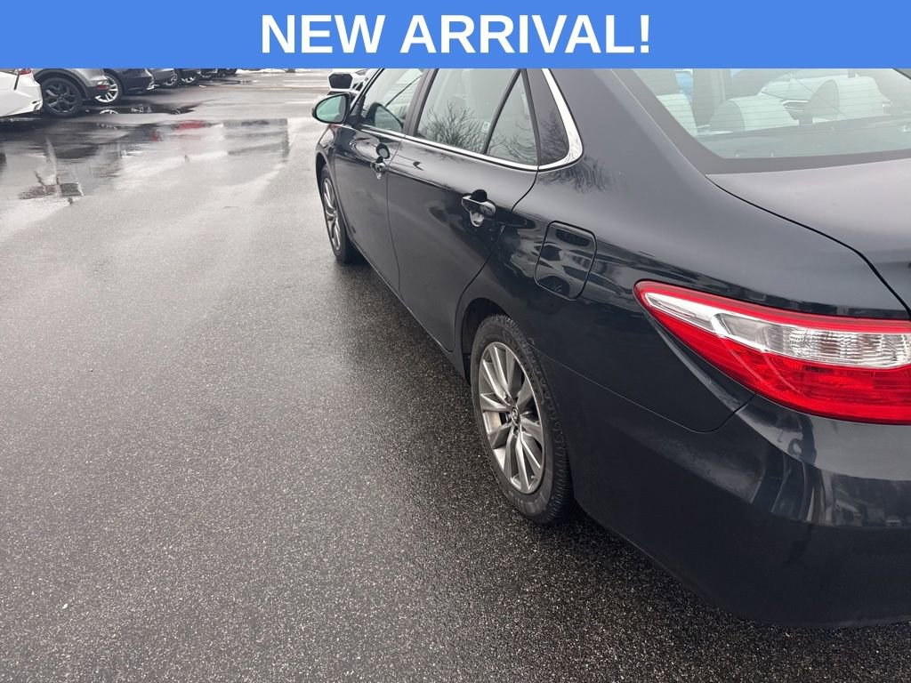 Used 2015 Toyota Camry XLE w/ Moonroof Package image 13