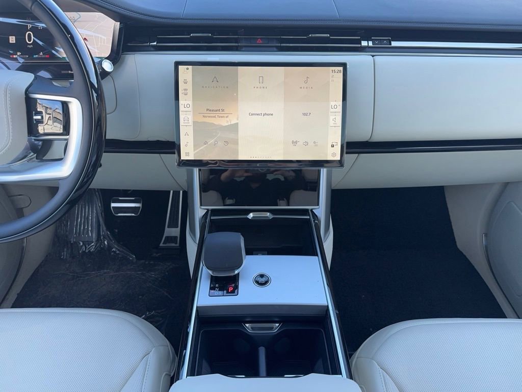 New 2026 Land Rover Range Rover SE image 12